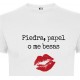 Camiseta mujer piedra papel beso
